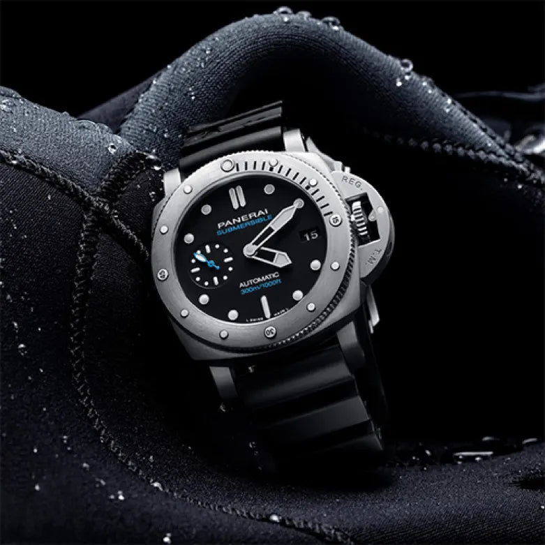 Diving into the Panerai Submersible 42mm