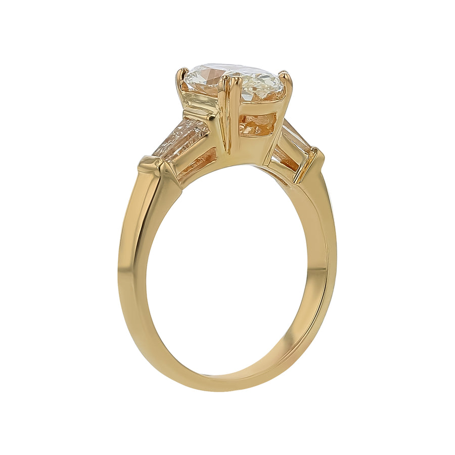1.62ct Oval Diamond and 0.36ct Diamond 3 Stone Ring in 14K Yellow Gold, size 6