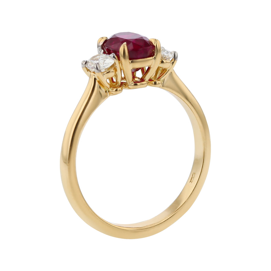 1.66ct Oval Ruby 0.37ct Oval Diamonds 3 Stone Ring in 18k Yellow Gold, Size 6.5
