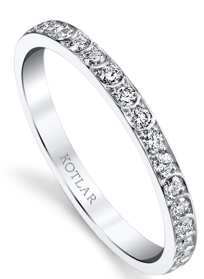 Scallop Artisan Pave Diamond Band in Platinum