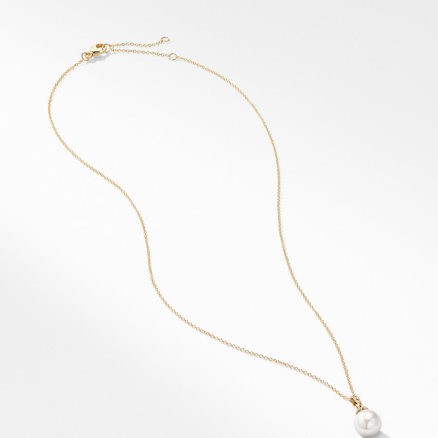 Pendant Necklace with Pearls and Diamonds in 18K Gold