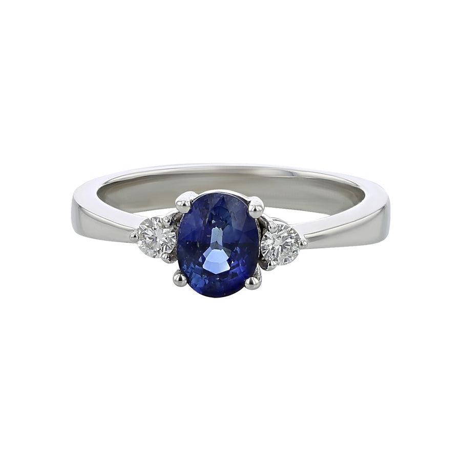 3-Stone Ring with Oval Sapphire and Diamonds